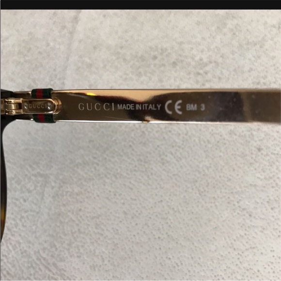 Gucci Classic Sunglasses. With Case. 100% Authentic main image 8